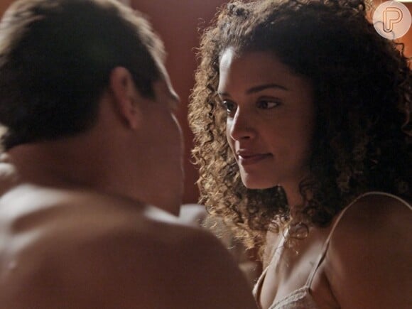 Diogo (Thiago Martins) é noivo de Gabi (Kizi Vaz), mas vai pensar em terminar com ela para ficar com Beatriz (Gloria Pires), em 'Babilônia'