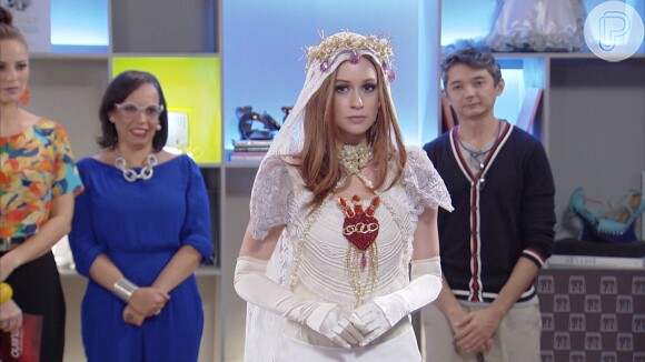 Marina Ruy Barbosa veste modelitos de noiva no 'Como manda o figurino', quadro do 'Fantástico'