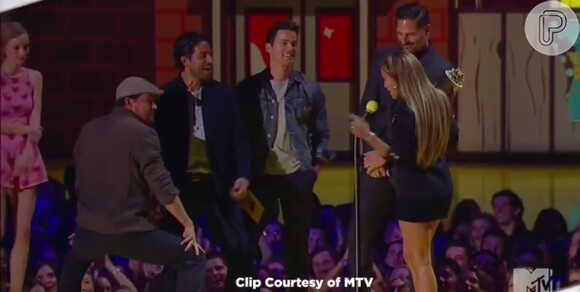Channing Tatum dança com Jennifer Lopez, no MTV Movie Awards