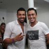 O jogador de futebol André Santos com o MC Leozinho no 'Baile da Favorita' no Rio de Janeiro