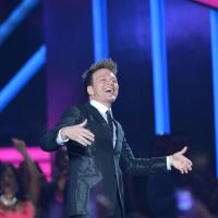 Michel Teló leva prêmio por 'Ai Se Eu Te Pego' no Billboard 2013, em Las Vegas
