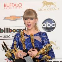 Taylor Swift recebe oito prêmios no Billboard Music Awards 2013
