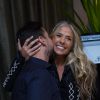 Adriane Galisteu lança blog de estilo de vida e ganha beijos do marido, Alexandre Iódice