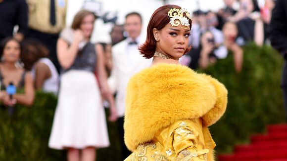 Met Gala: vestido com cauda gigante de Rihanna levou dois anos para ficar pronto