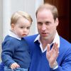 Príncipe William leva o filho, George, para conhecer a irmã mais nova na maternidade