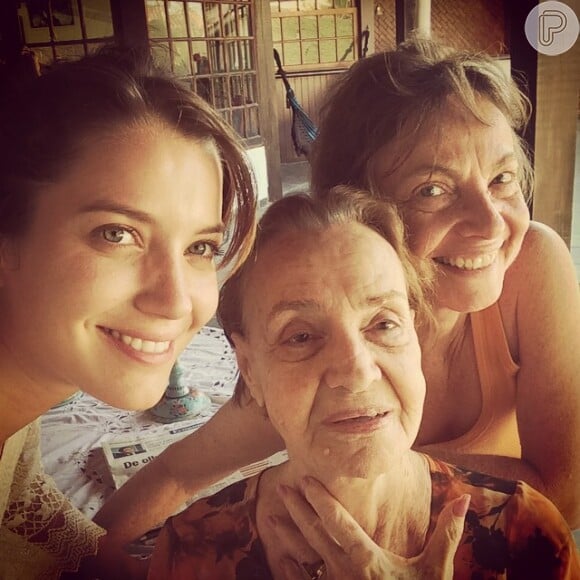 Nathalia Dill registrou momento com a mãe, Evelyn, e a avó: 'Visitas ilustres'