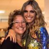 Fernanda Lima cheia de orgulho ao lado da mãe, Maria Tereza Lima