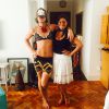 Bem-humorado, Rafael Vitti, de 'Malhação', compartilhou, durante o período de carnaval, uma foto ao lado da mãe, Valéria Alencar, e legendou: 'Mamãe passou açúcar nimim'
