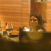 Kim Kardashian jantou em São Paulo logo depois de chegar ao Brasil. A bela tinha postado foto de voo a caminho do país em sua conta no Instagram