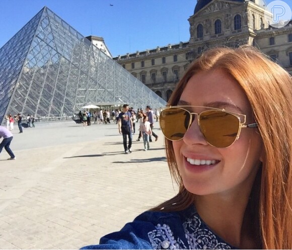 Marina Ruy Barbosa também visitou o Museu do Louvre, em Paris