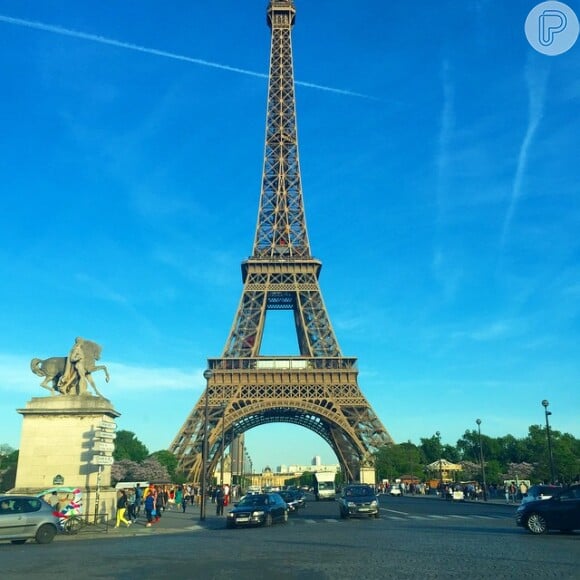 Marina Ruy Barbosa posta foto da Torre Eiffel, em Paris