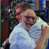 Walther Negrão abraça Jean Pierre Noher em visita ao set de gravação de 'Flor do Caribe'