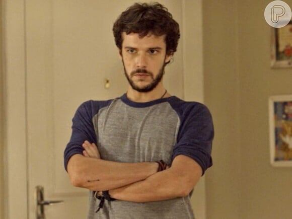 Pedro (Jayme Matarazzo) vê Júlia (Isabelle Drummond) beijar Felipe (Michel Noher) e fica mal, na novela 'Sete Vidas'
