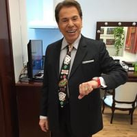 Silvio Santos usa gravata colorida e relógio de R$ 20,00: 'Vou aparentar ter 40'
