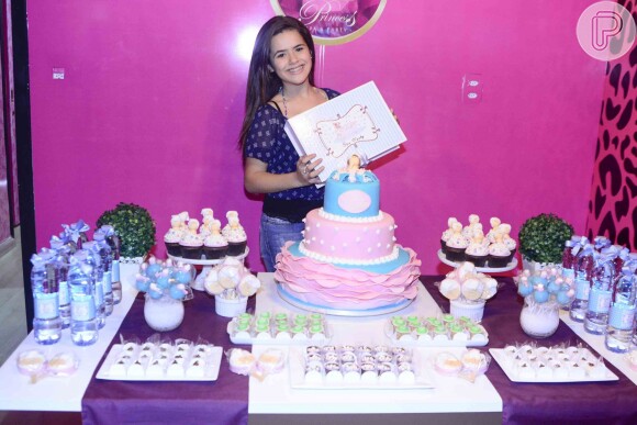 Maisa Silva também teve uma festa com direito a bolo e muitos docinhos