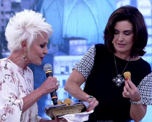 Ana Maria Braga presenteou Fátima Bernardes com coxinhas
