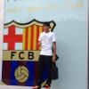 Neymar posa no estádio do Barcelona, seu novo clube