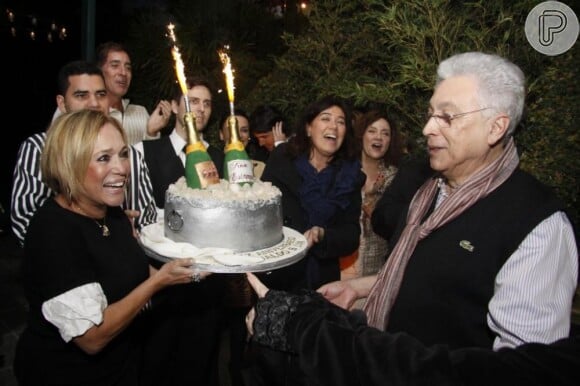 Em 2011, o autor ganhou um bolo de espumante para celebrar a data entre amigos,  como Susana Vieira e Lília Cabral