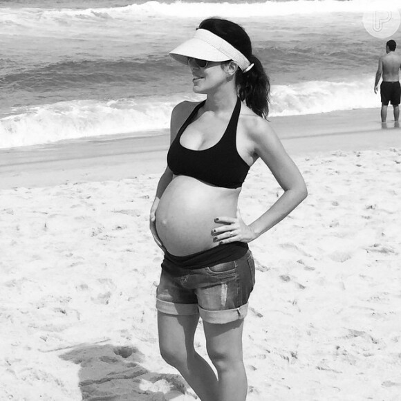 A jornalista da TV Globo Mariana Gross está na 35ª semana de gravidez