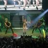 Anitta canta no Rio e anima o público carioca