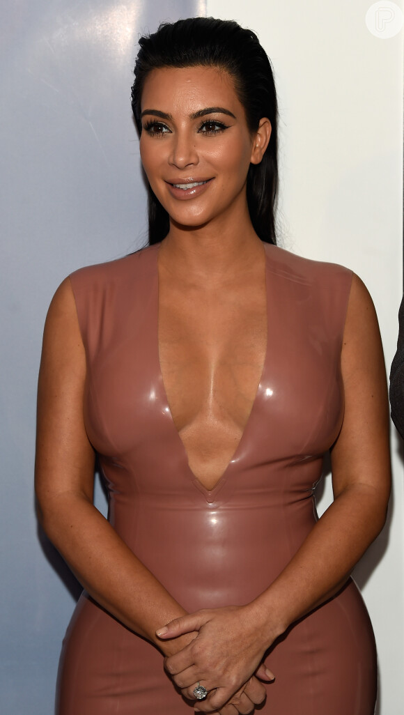 Kim Kardashian usa conta no Instagram para confirmar que está grávida de menino