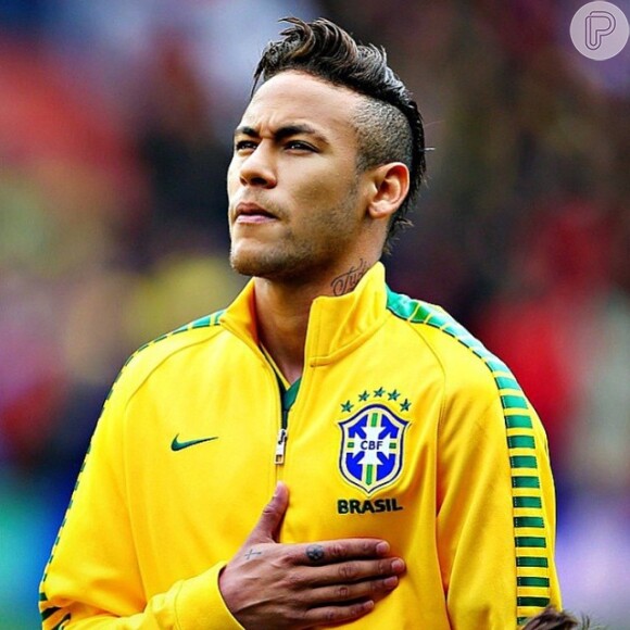 Neymar está suspenso por quatro jogos e terá que pagar uma multa de cerca de R$ 30 mil por chutar uma bola contra Armero e dar uma cabeçada no zagueiro Murillo no jogo contra a Colômbia