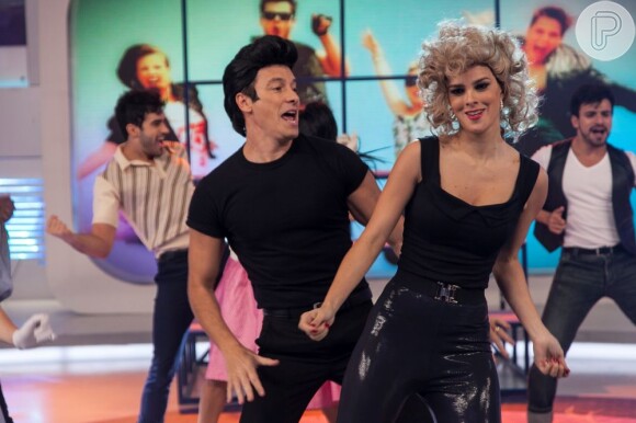 Rodrigo Faro e Vera Viel dançam no quadro 'Dança Gatinho', em 13 de junho de 2013