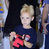 Filho de Neymar, Davi Lucca participa de feira de moda com a mãe, Carol Dantas