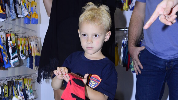 Filho de Neymar, Davi Lucca participa de feira de moda com a mãe, Carol Dantas