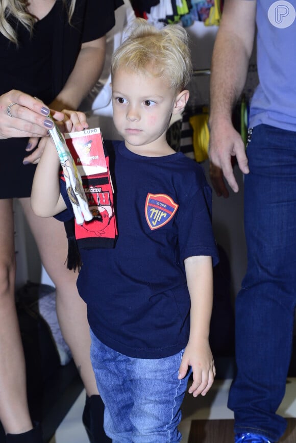Davi Lucca, filho de Neymar, vai completar 4 anos no dia 24 de agosto de 2015. O menino é fruto do relacionamento do jogador com Carol Dantas, de quem está separado