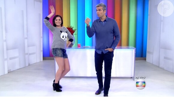 Monica Iozzi imitou as dançarinas do 'Domingão do Faustão' durante o 'Vídeo Show' desta segunda, dia 22 de junho de 2015