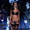 Alessandra Ambrosio arrasou no último desfile anual da Victoria's Secret, ocorrido em dezembro de 2014, em Londres