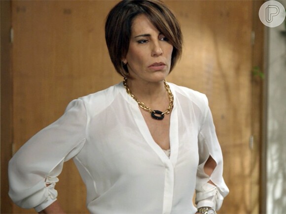 Beatriz (Gloria Pires) é sequestrada a mando de Inês (Adriana Esteves), na novela 'Babilônia'