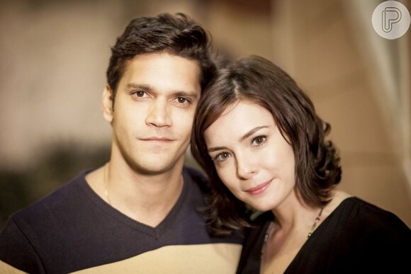 Érico (Armando Babaioff) visita Renata (Regiane Alves) no hospital, diz que a perdoa, mas não vai voltar a ser seu noivo, em 'Sangue Bom', em junho de 2013