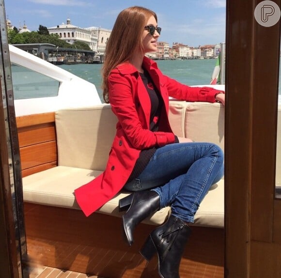 Durante a viagem pela Europa, Marina usou bota da Mr. Cat