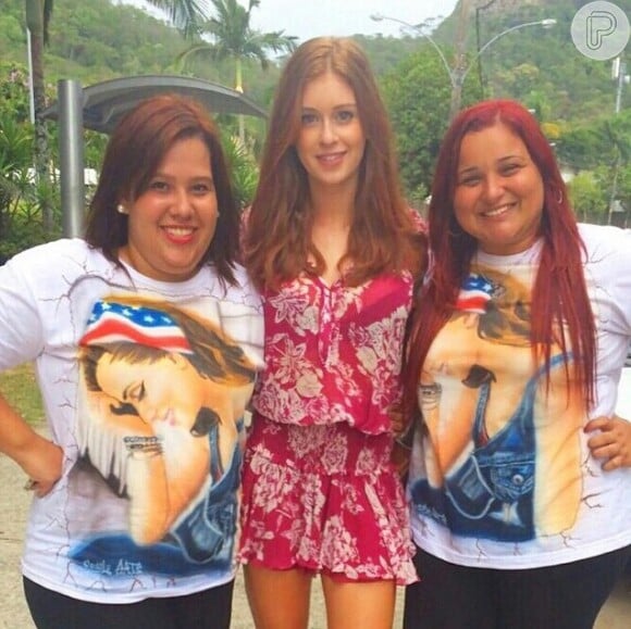 Em encontro com fãs, Marina usou vestido estampado da Animale