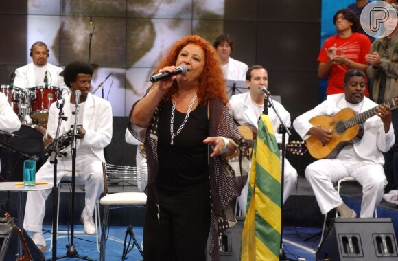 Afonso Carvalho, empresário de Beth Carvalho disse que a cantora está com quadro estável
