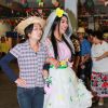 Amanda Djehdian participou da festa junina da Casa Hope, em São Paulo, nesta quinta-feira, 25 de junho de 2015. Vestida de noiva, a ex-BBB trocou alianças e se divertiu com as brincadeiras do evento beneficente