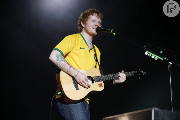 Também solteiro, Ed Sheeran esteve no Brasil em maio deste ano e contou com a presença de Bruna Marquezine e Sasha na plateia