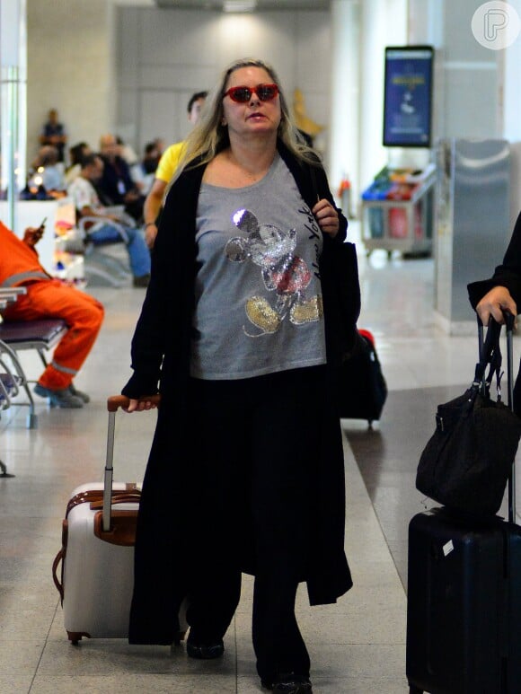 Vera Fischer embarcou no aeroporto Santos Dumont, no Rio de Janeiro, na tarde desta sexta-feira, dia 26 de junho de 2015