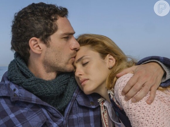 Felipe (Michel Noher) faz as pazes com Júlia (Isabelle Drummond), na novela 'Sete Vidas'