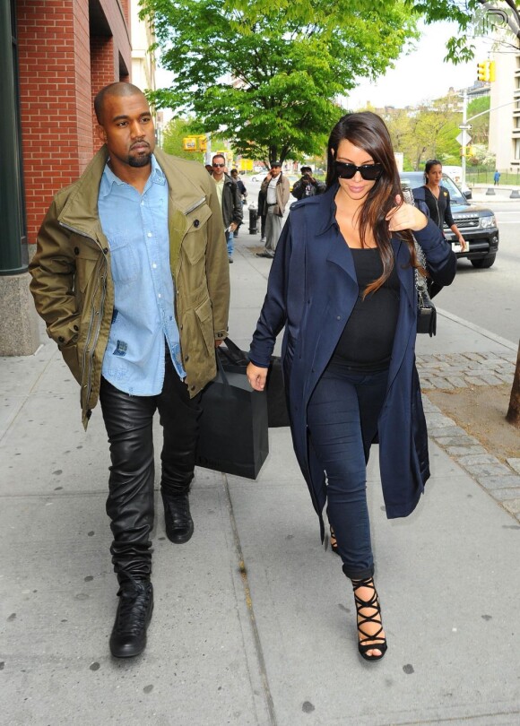 Kim Kardashian e Kanye West são pais da primeira filha
