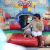 Juliana Paes levou os filhos, Pedro e Antonio, para brincar em um parquinho da Lagoa Rodrigo De Freitas, Zona Sul do Rio de Janeiro, neste sábado, 27 de junho de 2015