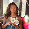 Taís (Débora Nascimento) confessa para a mãe que ainda é apaixonada por Hélio (Raphael Viana), em 'Flor do Caribe'