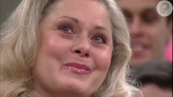 Vera Fischer não conteve as lágrimas durante o programa 'Altas Horas' deste sábado, 27 de junho de 2015. No palco da atração a atriz relembrou momentos marcantes de sua carreira