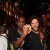Otto posa com manifestante em protesto do Rio