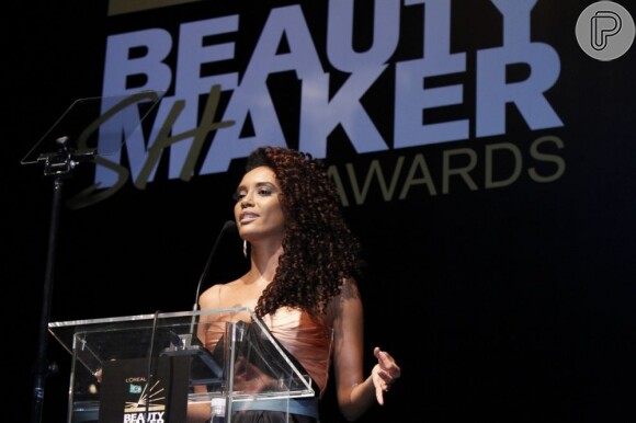 Taís Araújo apresenta o evento 'Beauty Shaker Awards', realizado pela L'Oréal