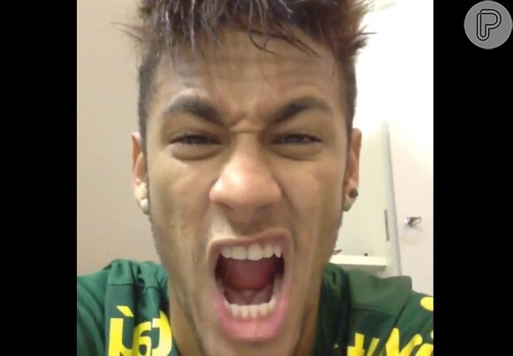 Neymar faz careta urrando durante vídeo publicado no Instagram