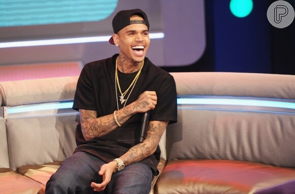 Chris Brown foi condenado a cinco anos de liberdade condicional por causa do episódio de agressão à Rihanna