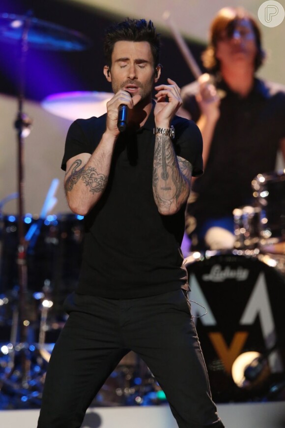 Adam Levine durante a apresentação do Maroon 5